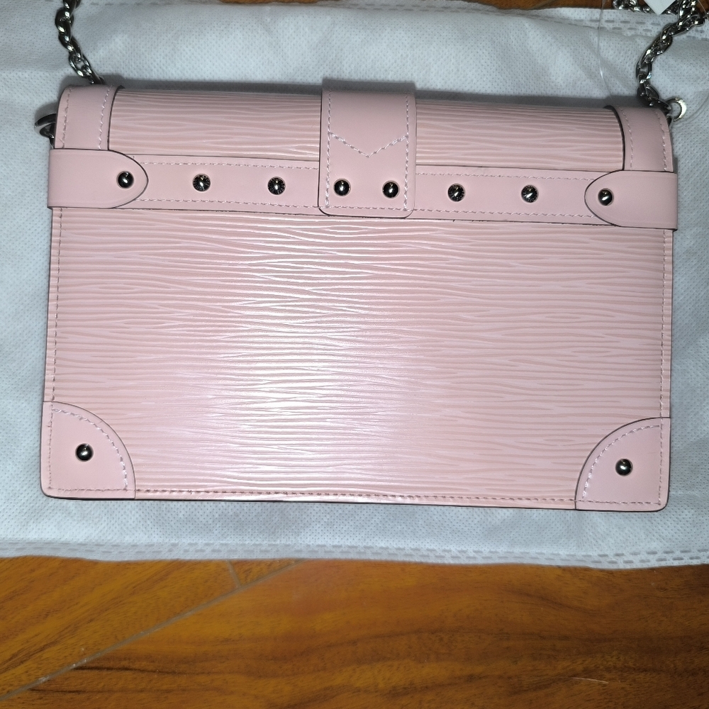 Louis Vuitton Pink Epi Leather Trunk Chain Wallet - Picture 9 of 17